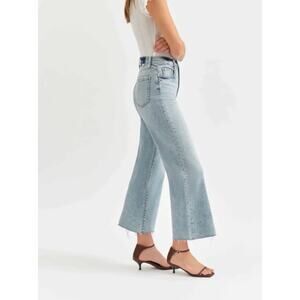 Daze Denim High Wise Crop Flare Raw Hem Size 28 Light Wash
